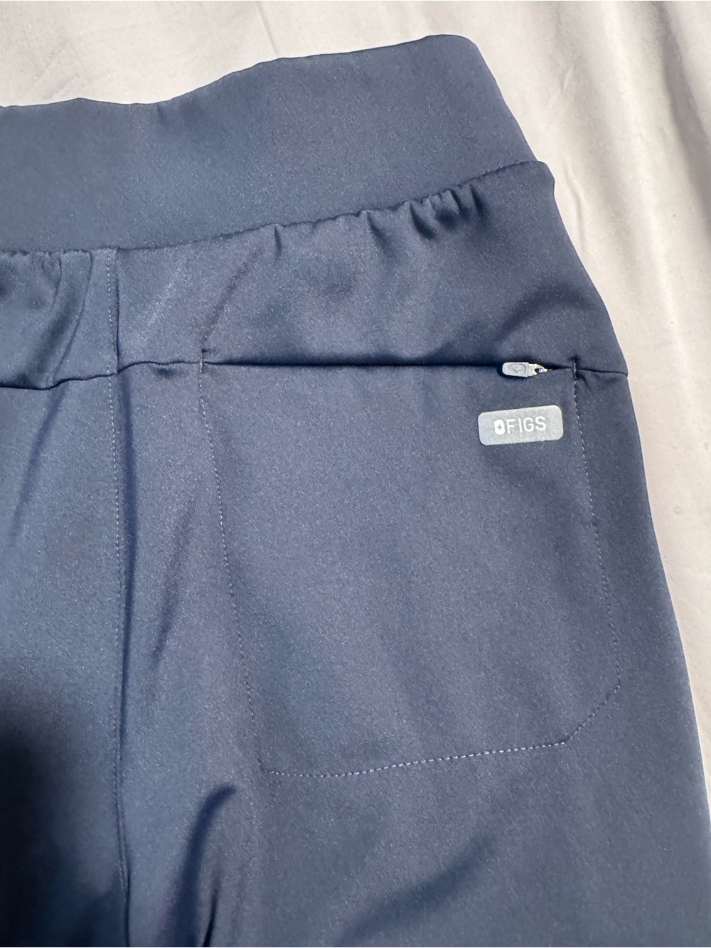FIGS FORMx Navy Scrub Set - Picture 8 of 11